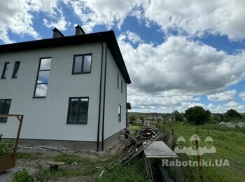 Козаровичі. Фасад барашек, підшивка піддашків та водостічна система