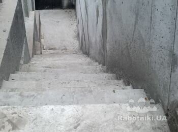Подпорная стена и лестница