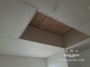 ✅Гипсокартоновые потолки с массивным деревянным усилением под лестницу на чердак