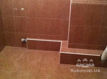 укладка плитки с пластиковым уголком по коробу и углам