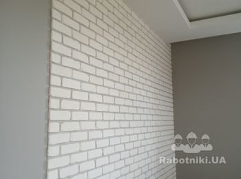 укладка гипсового "кирпичика", полусухая затирка швов
