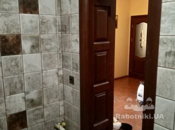 укладка плитки с декоративными вставками