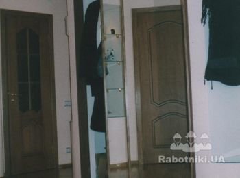 "Зеркальный"шкаф-купе в прихожей.Голицыно.Моск обл.2001г.