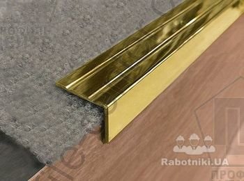 Латунный порожек лестничный с рифлением. Размер 25мм*10мм. Длина 0,9м, 1,8м, 2,7м.