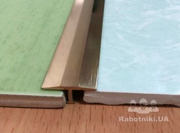 Латунный профиль для плитки тавровый. Т-образный одноуровневый плиточный латунный профиль. Предназначен для финишной декоративной обработки стыков различного типа поверхностей. Ширина 13мм, 18мм и 26мм.