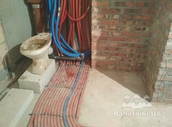 Монтаж труб водопровода Rehau