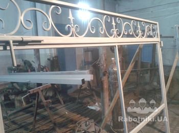 Мы собираем и красим ворота с скурпулезностью сборки Мерседеса.