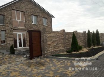 Дом утеплен термопанелями с плиткой церрад Лофт Брик массала.
