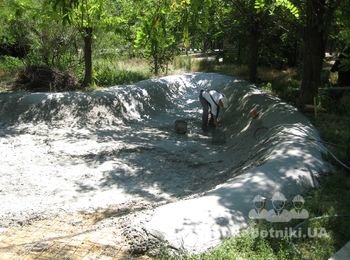 Устройство искусственного  водоема