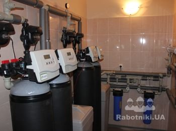 Система очистки води в одному із котеджів в "Канадской деревне"