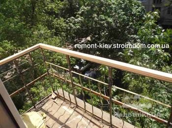 В результате 2-х дней монтажа получился вот такой балкон.Если у Вас есть желание произвести ремонт ограждений на балконе То такую услугу Вы можете заказать у нас по справедливой цене. Работаем по всему Киеву. Звоните! ТЕЛ. 066-434-0-565. Заказывайте!