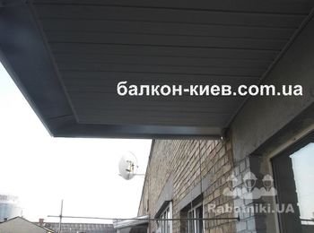 А это вид потолка балкона (открытого) после ремонта. Совсем другое дело. Установлен козырек на балконе и сделана подшивка из софита. Такие услуги по ремонту и реставрации Вы можете заказать у нас по доступной цене. Работаем по Киеву. Ориентировочную стоимость работ можно посмотреть здесь http://remont-kiev.stroimdom.com.ua/Тел. 066-4340565 Звоните! Заказывайте!