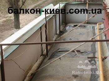 Крыша готова ко второй части ремонта. Очищена от мусора, места повреждений ковра мягкой кровли загрунтованы и обеспылены. Приступаем к заделке повреждений и выступающих частей крыши.