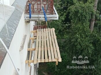 Якщо правильно встановити платформу, то працювати можна зручно. Звісно за страховку пам'ятаємо.