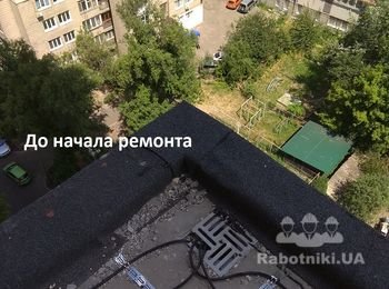 Фото сливных отверстий до начала ремонта. На вид вроде всё в порядке, а на самом деле протекает в квартиры.