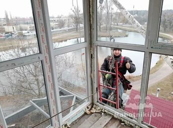 Внешние работы ДВРЗ Киев (водосточка+наличники)