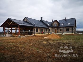 Фальцева покрівля 
Підшив дерев'яний