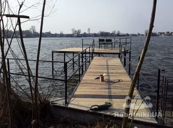 Екстренное решение! Вода была уже на высоте 1.2 но владельцы только  купили дом и очень хотели провести летний сезон с небольшой террасой    на Днепре, что мы с делали в кротчайшие строки!