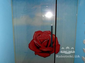 Двери в маятниковые (открытие в обе стороны)  из закаленного стекла