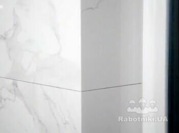 Рівна плитка та акуратний результат.