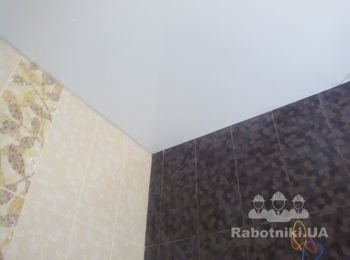 натяжной потолок ванная комната