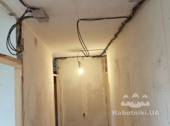 прокладка трасс по потолку под натяжной потолок