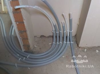 Вывод труб отопления к коллектору (Одесса Киевский р-он 2этаж)