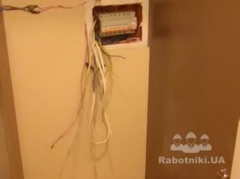 Рабочий процесс сборки щита.