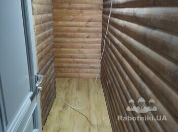 Оздоблення стін блок-хауз + підлога кварцвініл.
