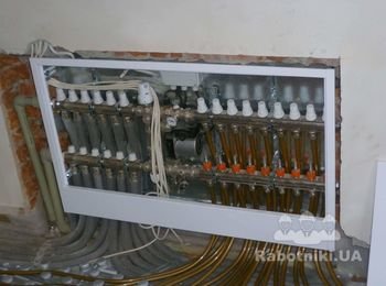 Коллектор теплого пола и радиаторного отопления.