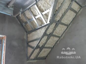 Складний елемент даху на етапі монтажу стелі (каркас). Утеплено піною Isynene