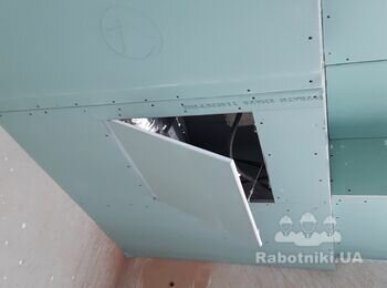 Монтаж стель у весільному залі з доступом для комунікацій через приховані люки