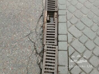 Ремонтні роботи АЗС (лотки водовідведення, бордюр та плитка)