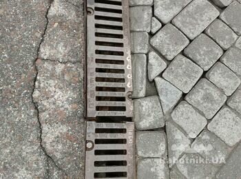 Ремонтні роботи АЗС (лотки водовідведення, бордюр та плитка)