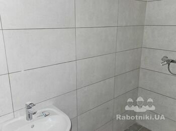 Необхідно зробити комплексний ремонт санвузлів (великий обсяг)