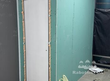 Декоративная штукатурка стен + 2 двери скрытого монтажа +шпаклевка + п