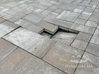 Поправить тротуарную плитку