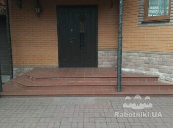 Облицювання зовнішніх сходів гранітною плиткою