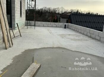 Бетонна стяжка на терасі з розукронками