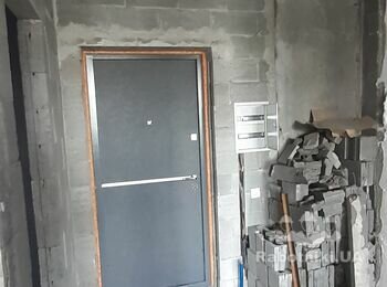 Потрібно оштукатурити 1-кім. Квартиру і зробити перегородки під двері