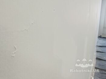 Малярні оздоблювальні роботи в офісі - шпатлівка, обої