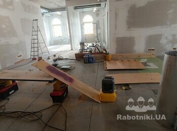 Укладка лінолеума, на підготовлену основу 270м клей + пайка