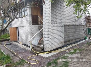 Заливка відмостки, бетонна підлога в гараж, паркан.