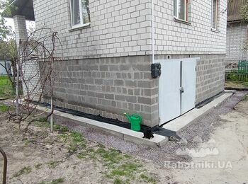 Заливка відмостки, бетонна підлога в гараж, паркан.