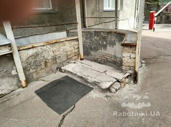 Укладка плитки на вход в подвал и два крыльца