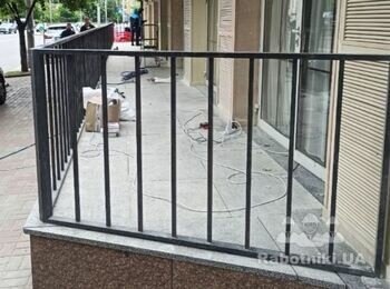 Фарбування металевого паркану