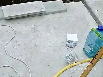 Укладка тротуарної плитки на 30 м2на готову бетонну відмостку. Бордюри