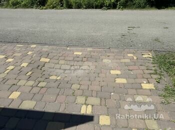 Перекласти тротуарну плітку
