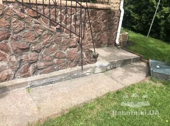 Ремонт фундаментної відмостки довжиною 8 м та шириною 1,3 м