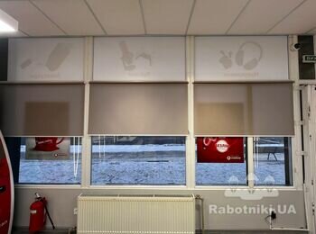 Встановлення тканинних ролет у магазинах Водафон
